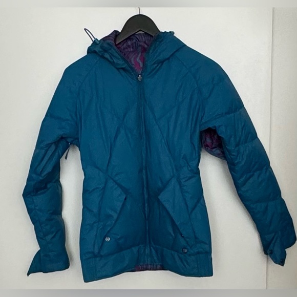 Burton - Women's Ski / Snowboarding Jacket - Small - Picture 2 of 5